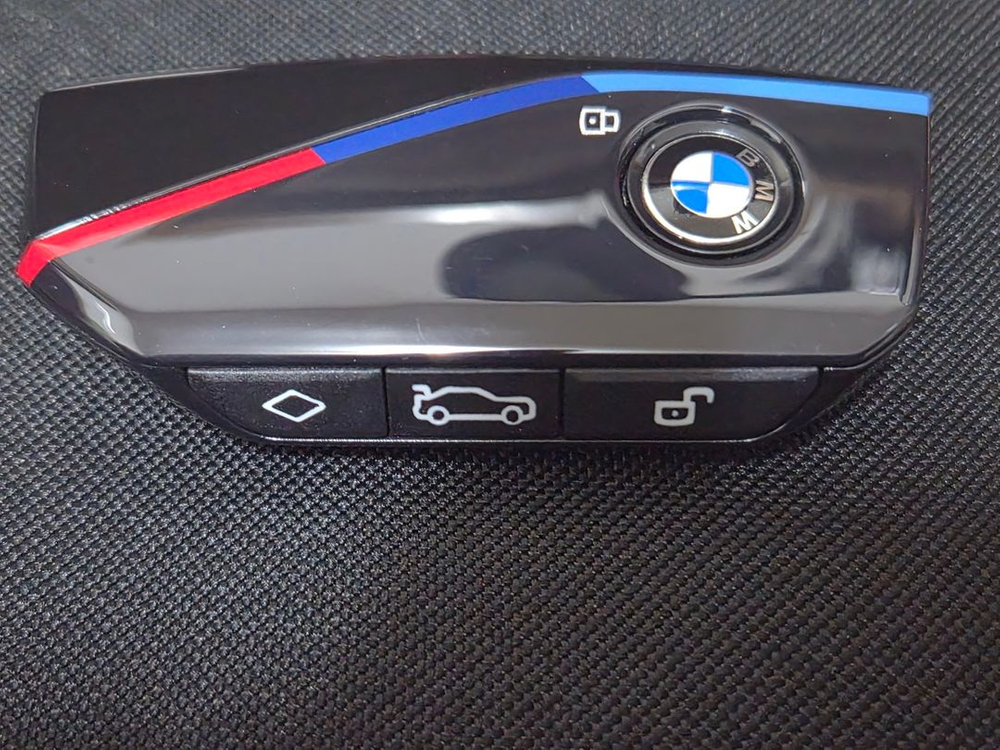 BMW 5시리즈 G30 LCI 올블랙 신형키 컨버전 이미지