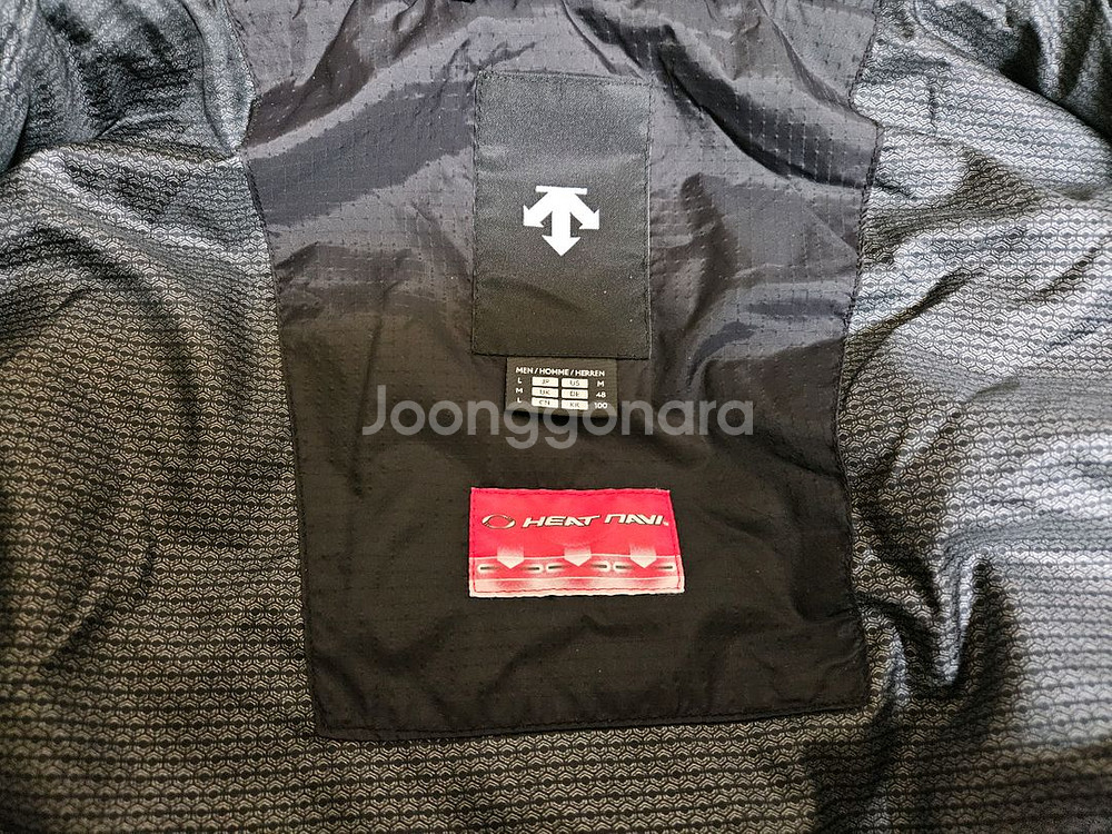 데상트 23FW 플리스패딩팔아요(100)--6