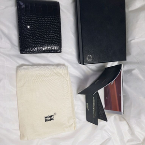 몽블랑 악어패턴 남성지갑