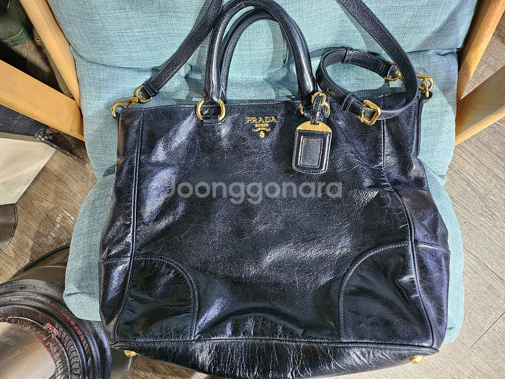 프라다 토트백--1