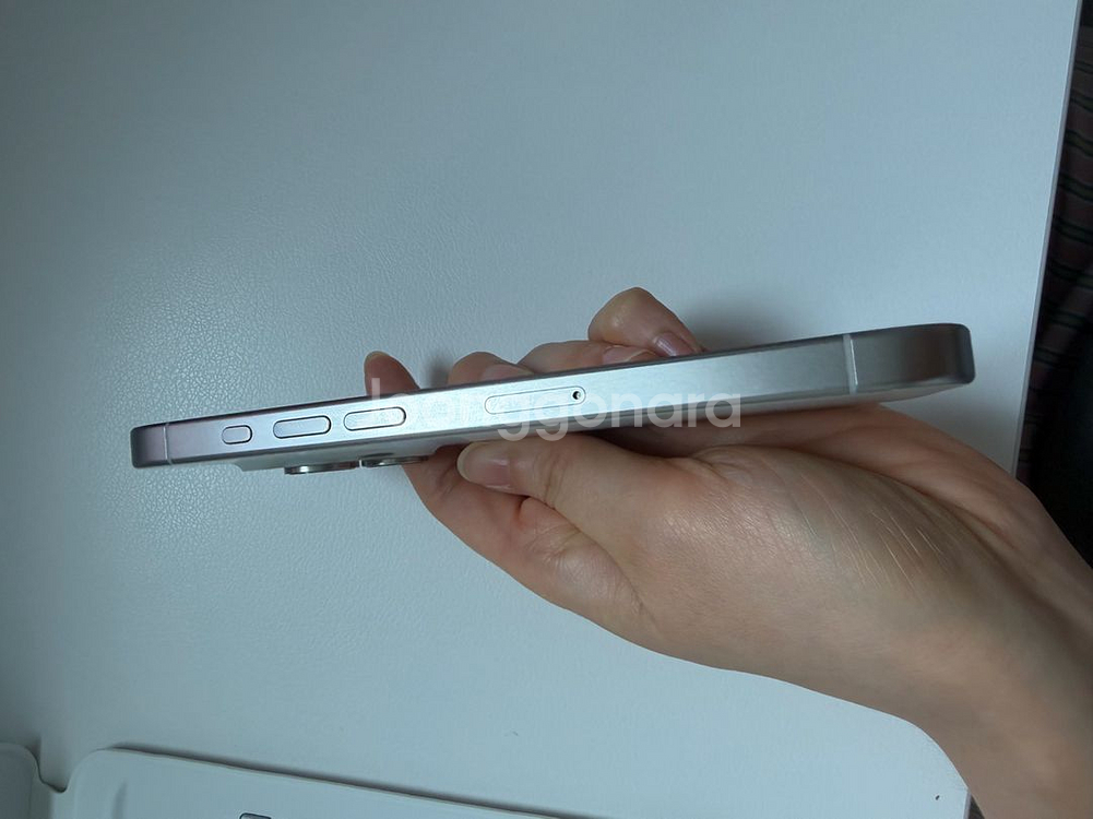아이폰 15 프로 256gb 화이트--5