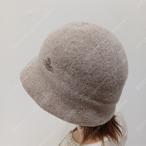 비비안웨스트우드 모직 버킷햇 벙거지 모자 여성