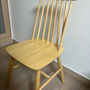 [식탁 의자] 원목 식탁 의자 2개 저렴하게 판매합니다