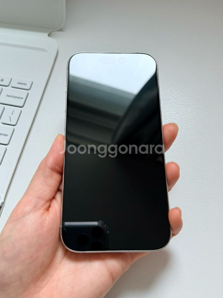 아이폰 15 프로 256gb 화이트--8