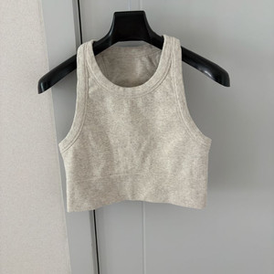 알로요가 ALO 하이넥 브라탑 (L사이즈)