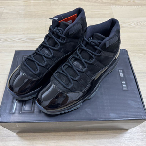 [270] 새제품 조던11 캡앤가운