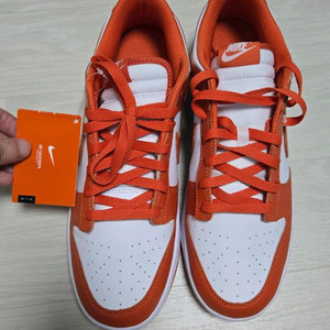 나이키 덩크 로우 레트로 주황 305mm 판매합니다