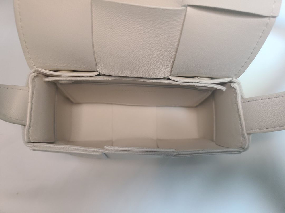 보테가베네타 미니 레더 카세트백 화이트--8