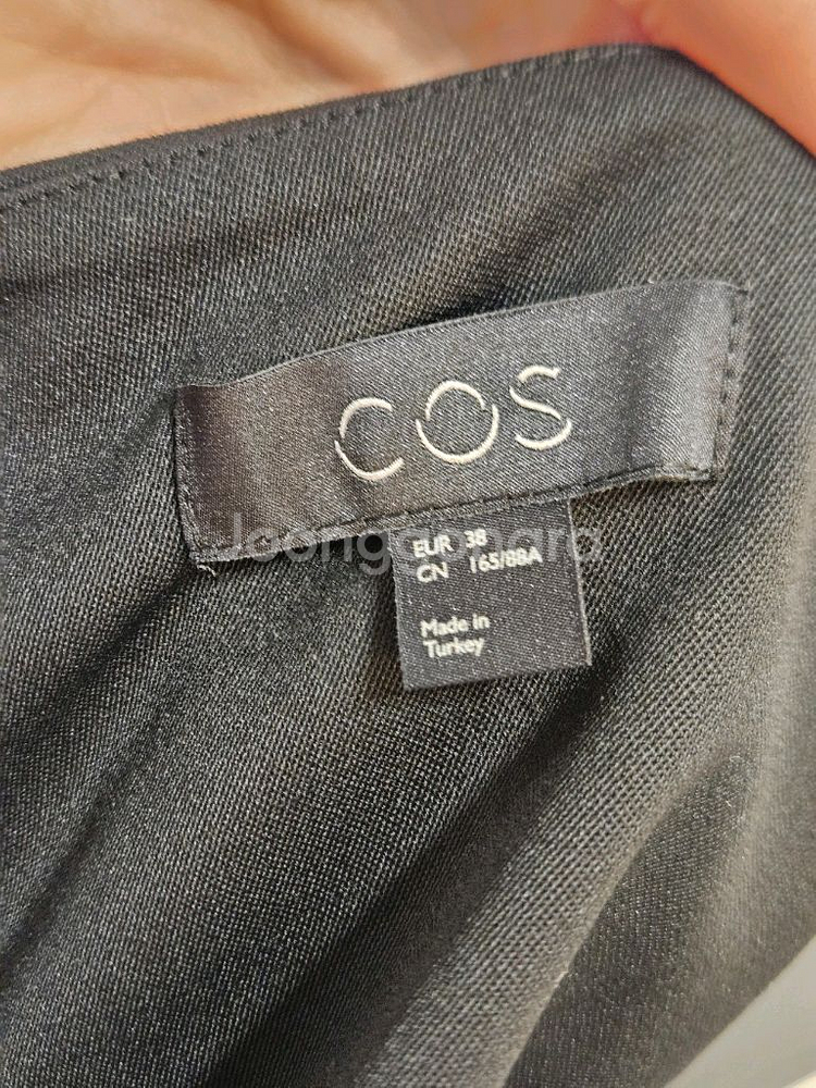 코스 cos 슬리브리스 플루이드 울믹스 드레스 38--3