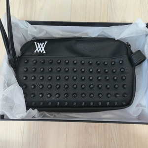 어뉴 파우치 블랙 정품 새상품