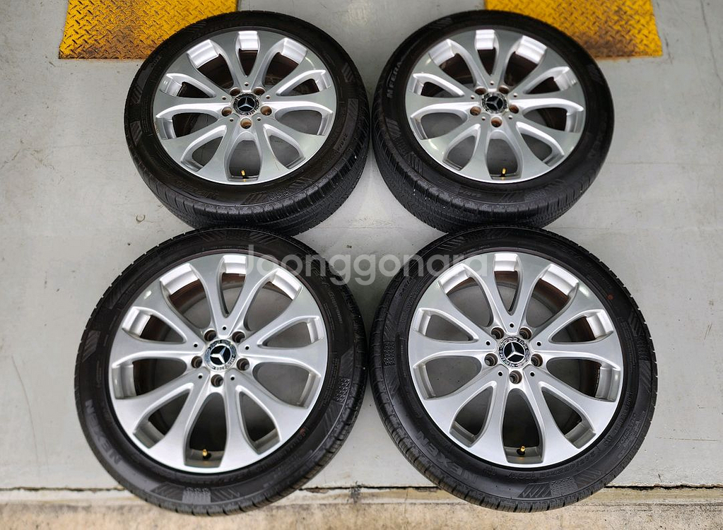 벤츠 W213 E클래스 익스클루시브 18인치 휠타이어--0