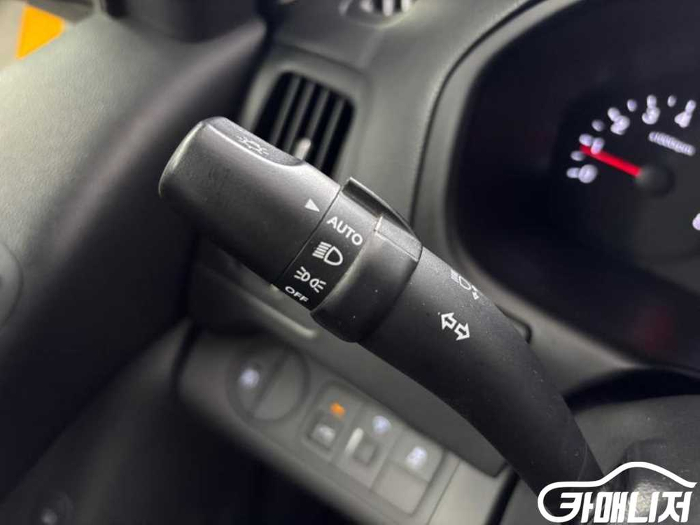 [현대]더 뉴 그랜드 스타렉스 2WD 밴 3인승 LPi 이미지