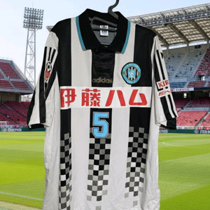 1997 비셀 고베 홈 미카엘 라우드러프 유니폼