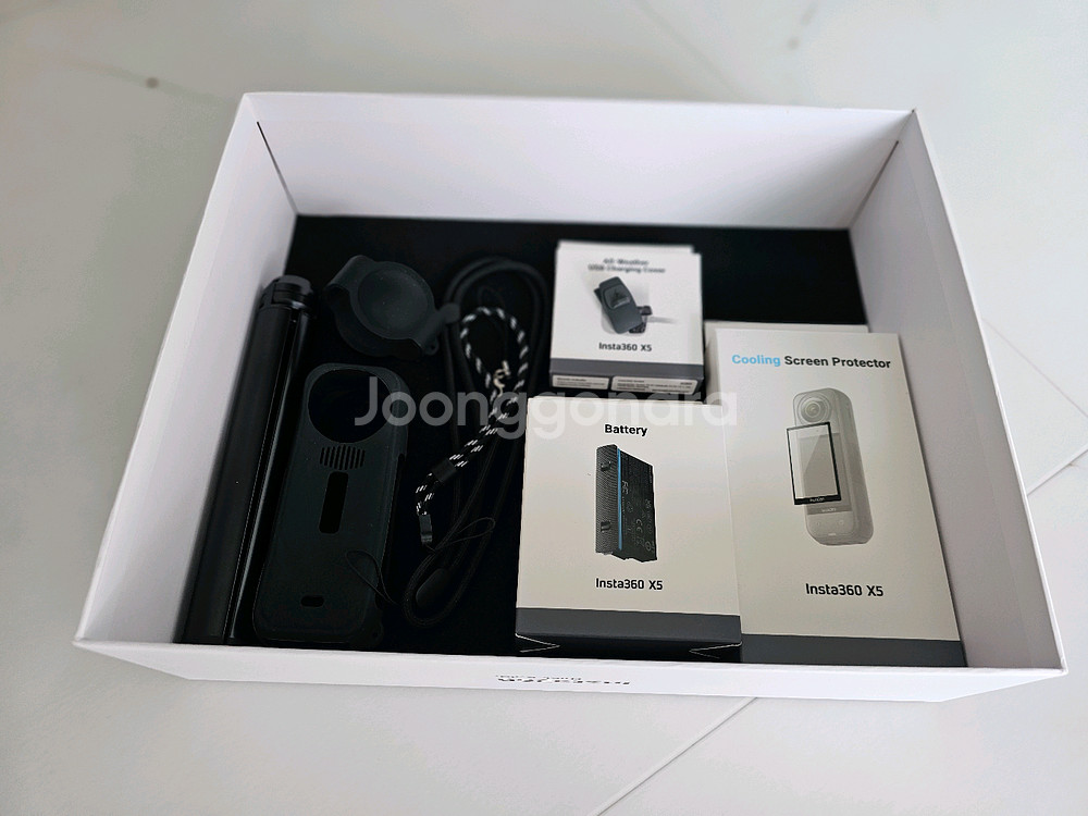 인스타360 X5 에션셜 번들 외 악세사리 판매--8