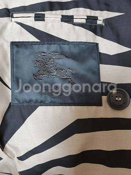 버버리프로섬 / 지브라 트렌치코트 / 50--1