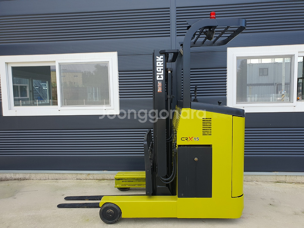 [팔아요] 클라크 1.5톤 전동(입식) 지게차--0