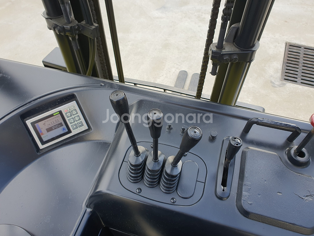 [팔아요] 클라크 1.5톤 전동(입식) 지게차--5