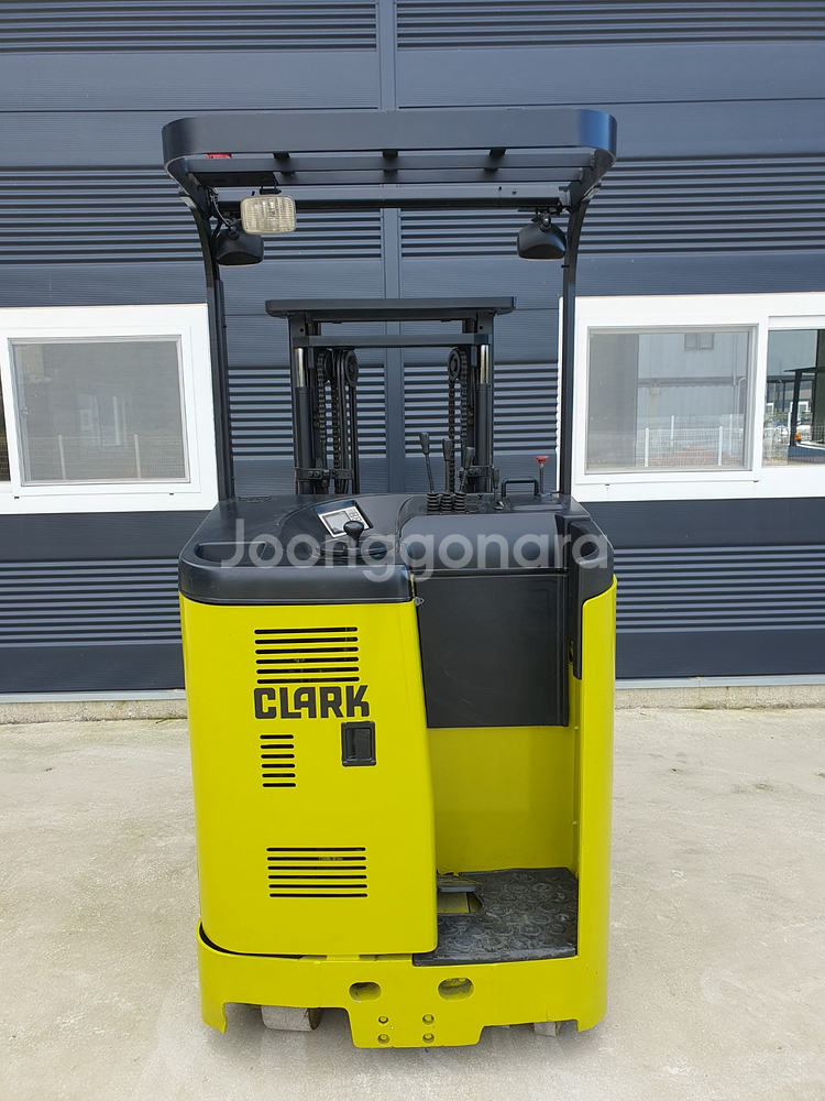 [팔아요] 클라크 1.5톤 전동(입식) 지게차--4