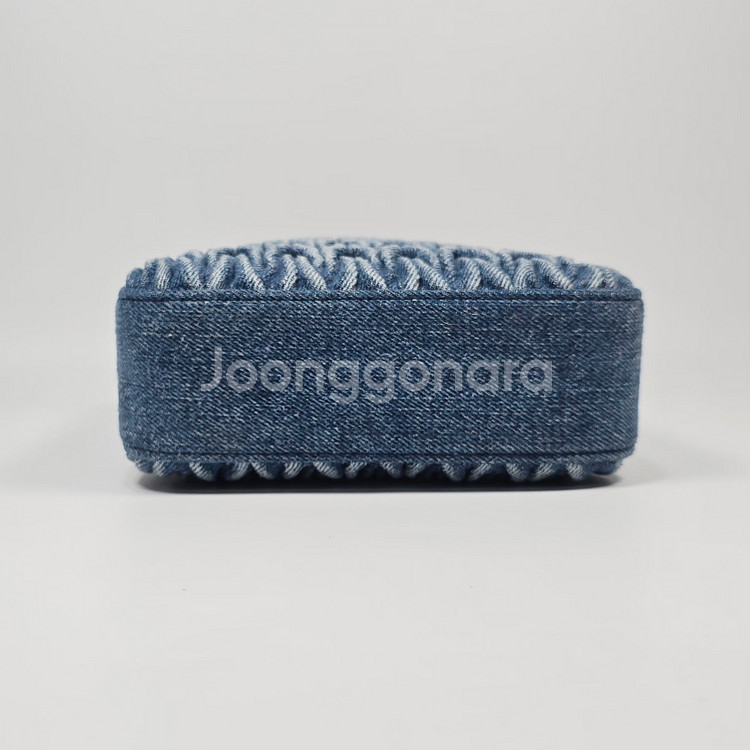 미우미우 마테라쎄 로고 데님 체인 토트백--6