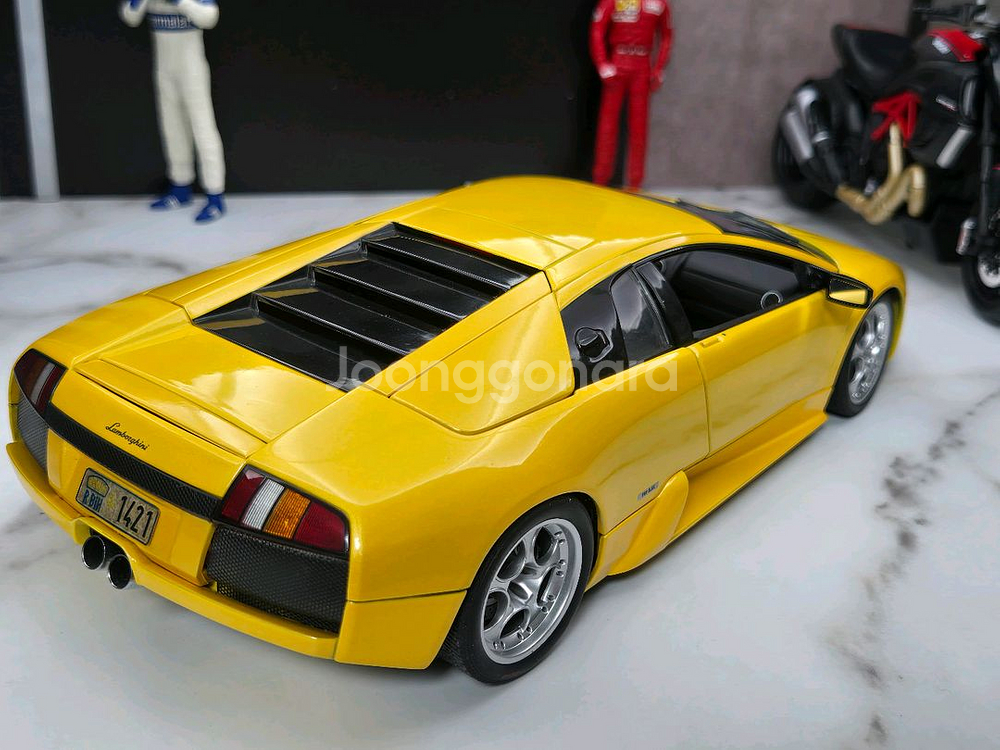 1:18 무르시 580 옐로우 모형 차 팝니다.--3