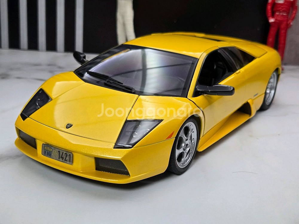 1:18 무르시 580 옐로우 모형 차 팝니다.--0