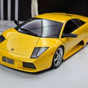 1:18 무르시 580 옐로우 모형 차 팝니다.