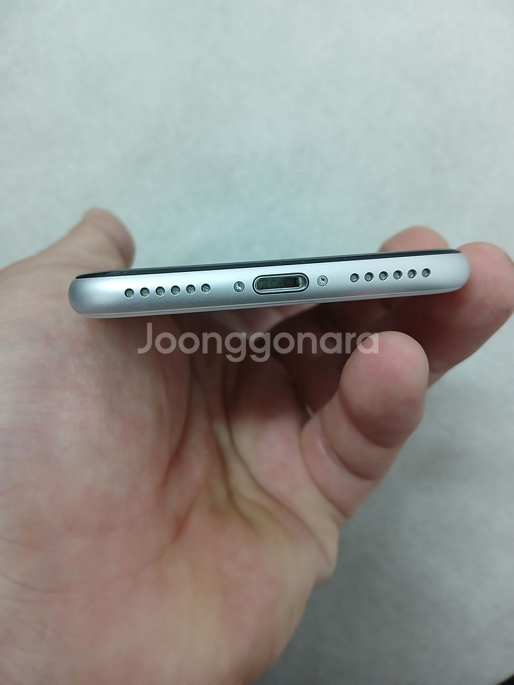 아이폰SE3 64GB 팝니다!!!--3