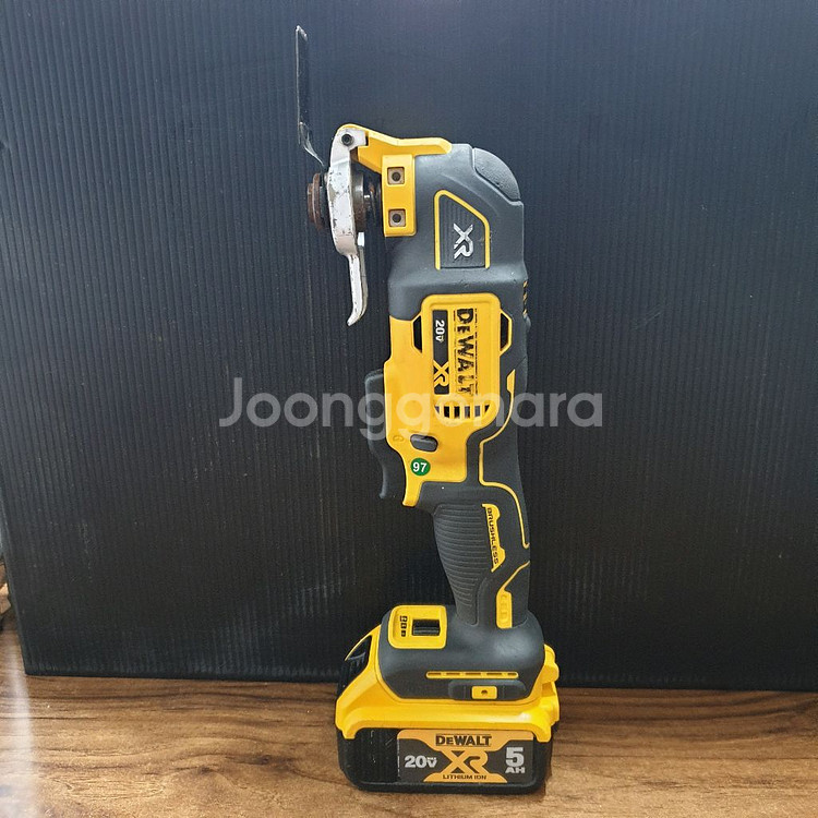 디월트 dcs356 멀티커터 배터리포함--0