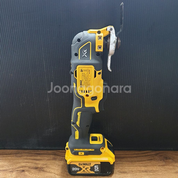 디월트 dcs356 멀티커터 배터리포함--2