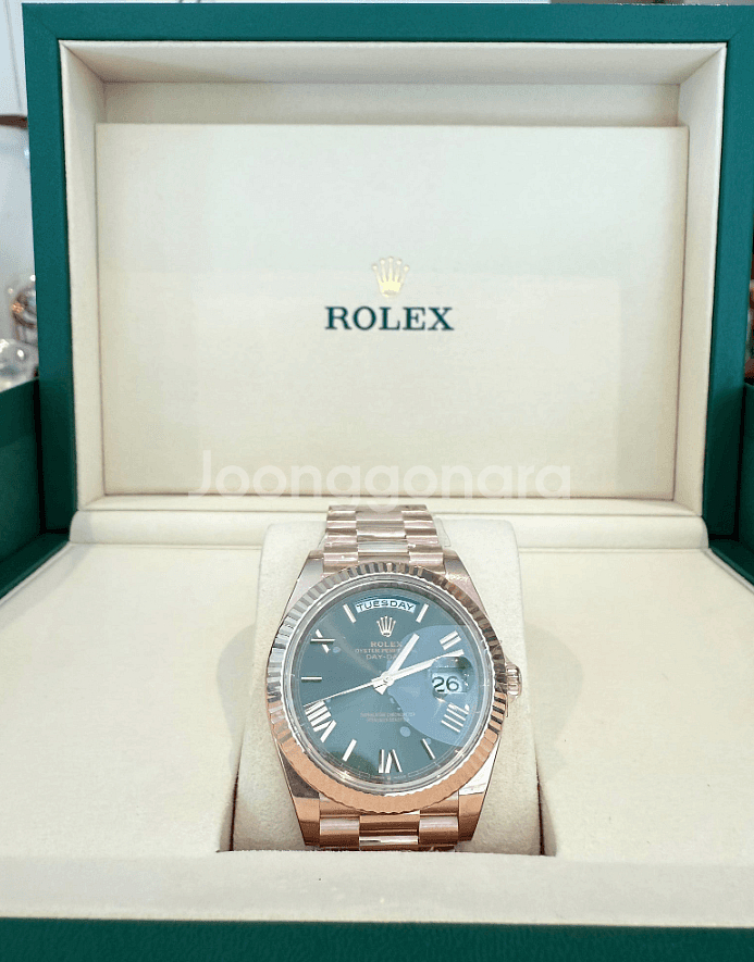 [미개봉]롤렉스 데이데이트40 올리브그린 로만--1