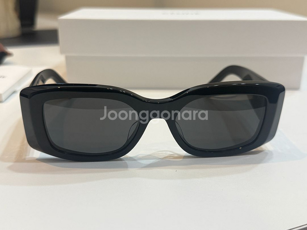 셀린느 트리옹프 XL 선글라스 블랙--2