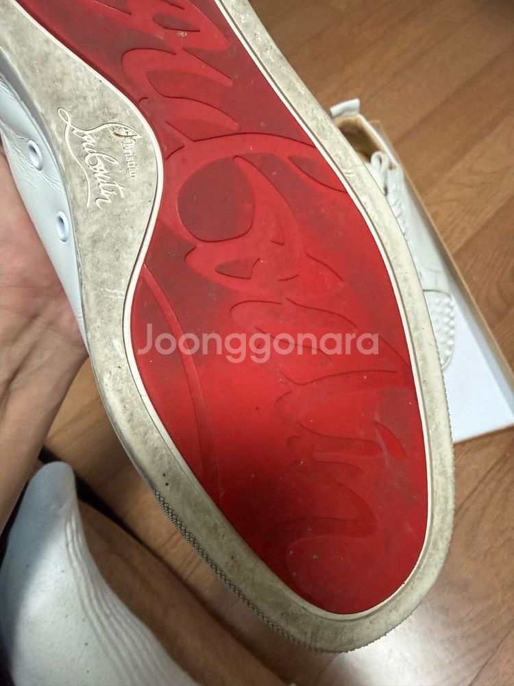 크리스찬 루부탱 루이스주니어 로우탑 화이트--3