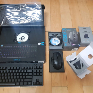 로지텍 G502 X PLUS +키보드+충전독 세트 판매