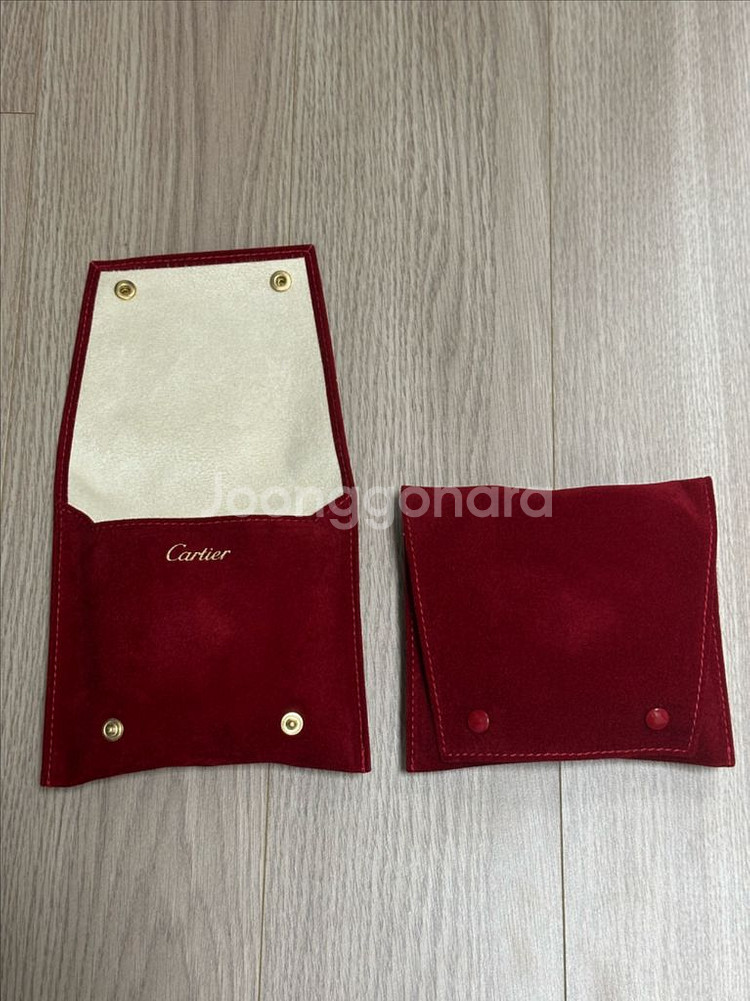 정품) 까르띠에 시계파우치(쿠션포함)판매합니다--0