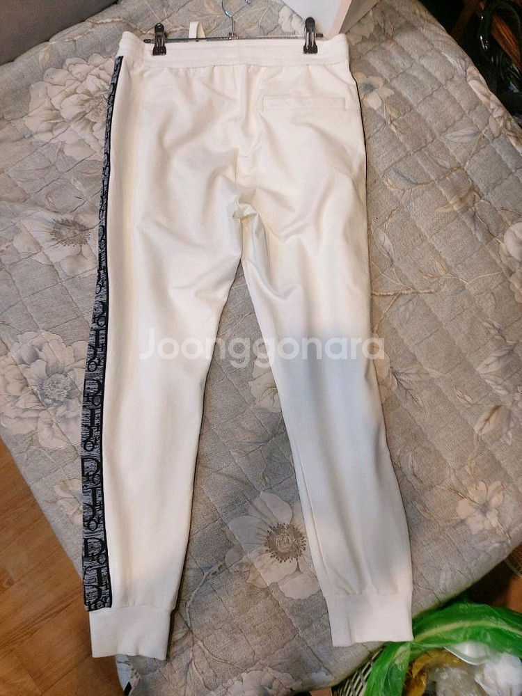 디올 트레이닝 조거팬츠--1