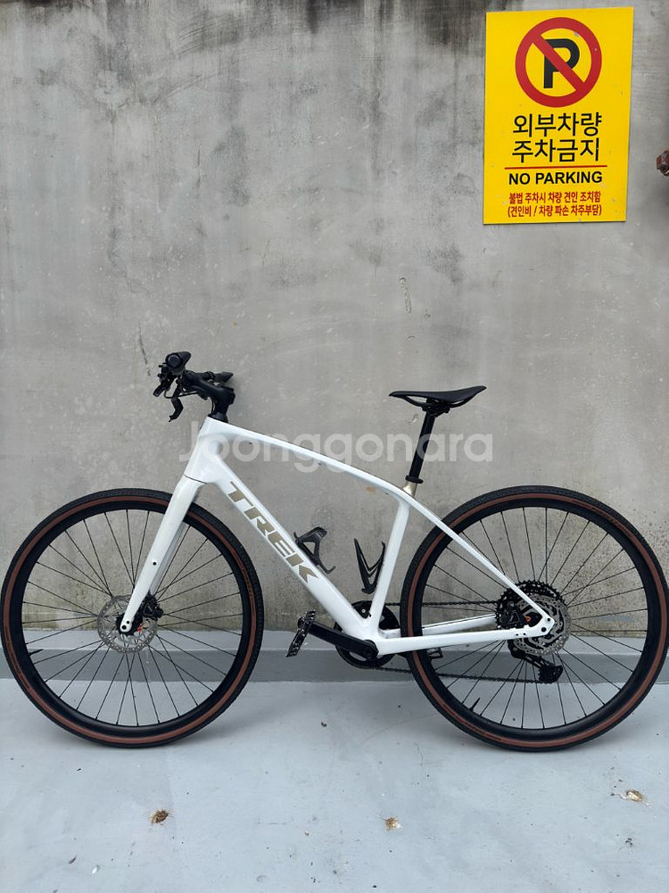 트렉 FX 스포츠 4 M 사이즈 팝니다.--2