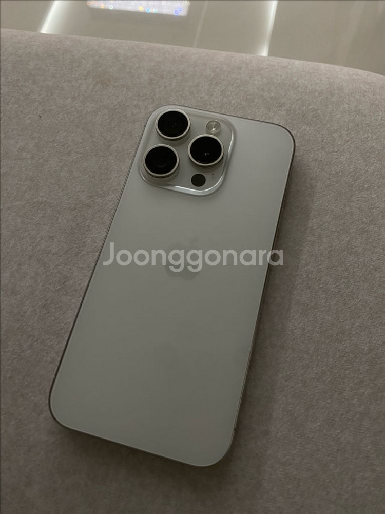 아이폰15 프로 512GB 화이트 A급 팝니다--6