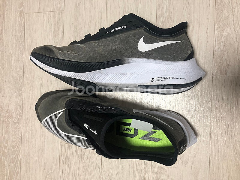 나이키 줌플라이3 검흰 카본 런닝화--1
