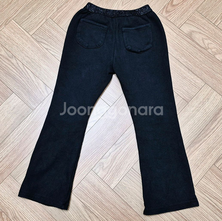 티파니여아 골지부츠컷바지(145,6~7세)판매합니다--2