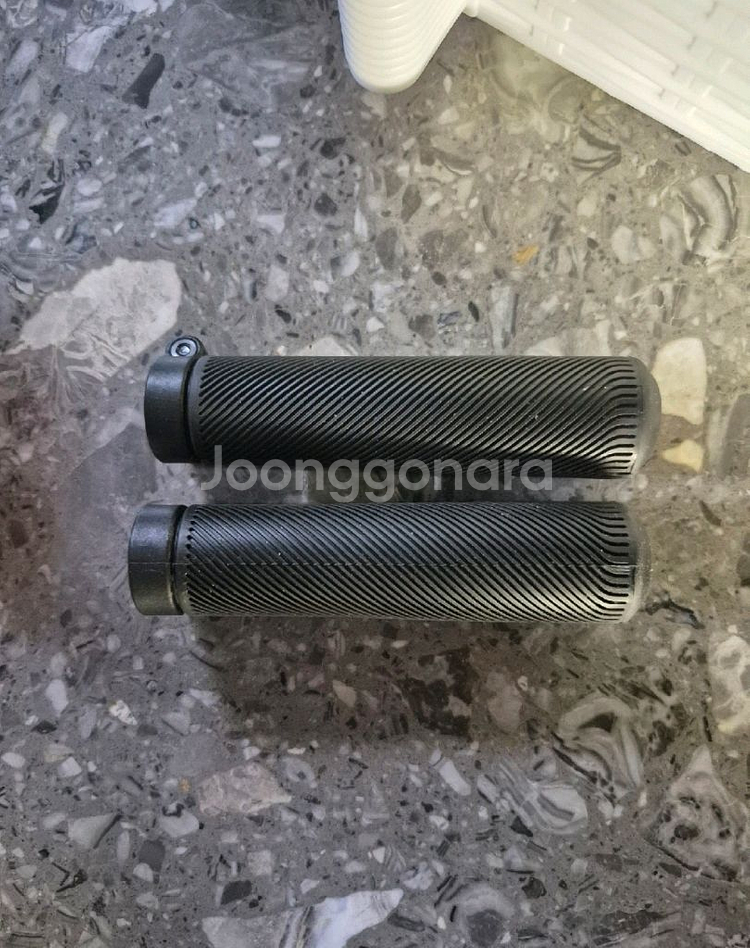 브롬톤 신형 피직 안장 및 순정그립--2