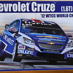 1/24 쉐보레 크루즈 프라모델조립키 팝니다.