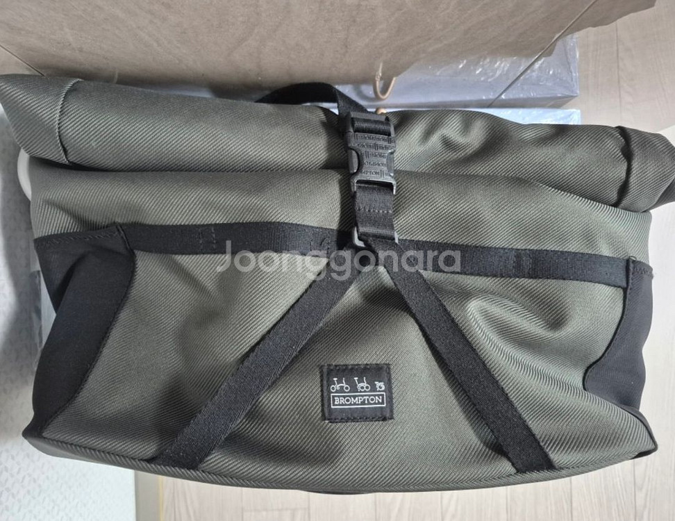 브롬톤 버로우 롤탑 M 올리브 그린--0