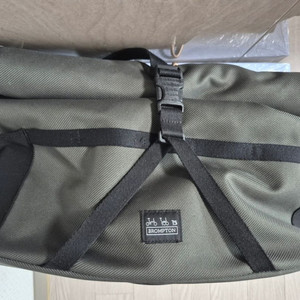 브롬톤 버로우 롤탑 M 올리브 그린