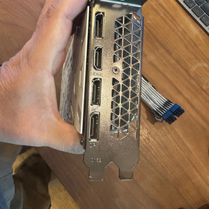갤럭시 1080ti 화이트 판매합니다. ARGB 케이블