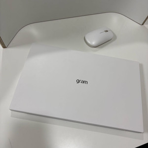 LG엘지 그램노트북 2024 새거나마찬가지 싸게 팔아요