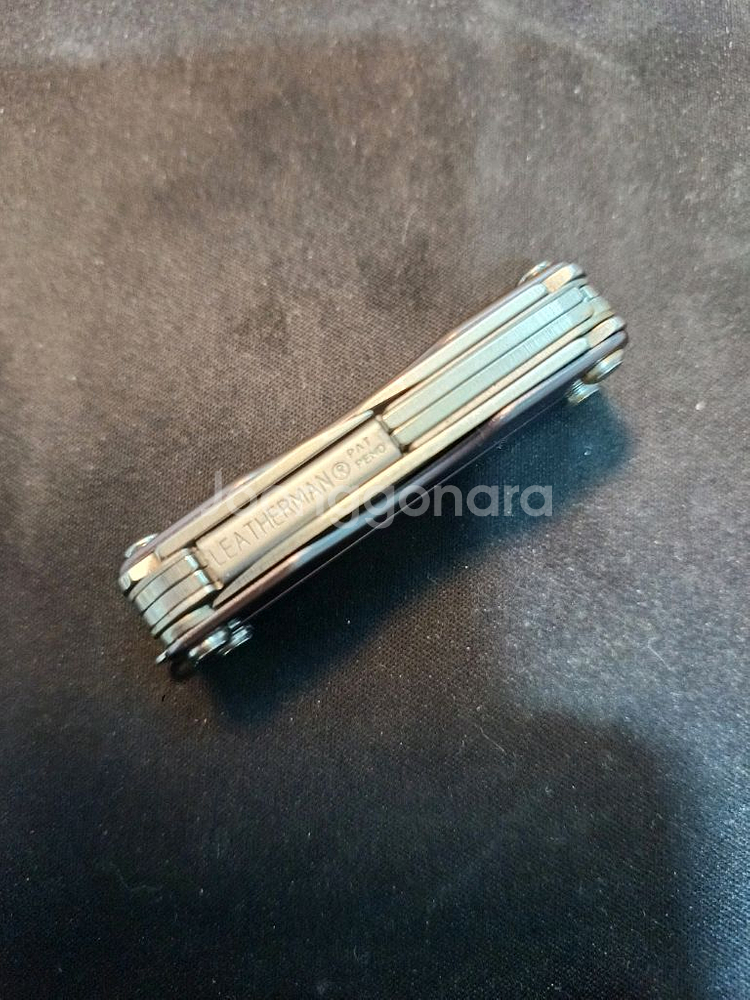 레더맨 키체인 멀티툴 스쿼트 P4 그레이--3