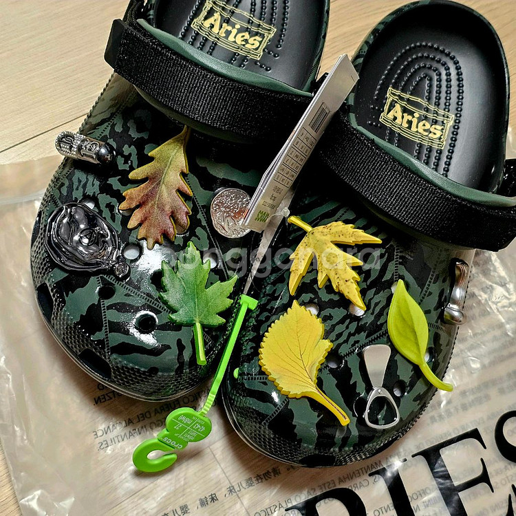270 새제품) 크록스 X 에리즈 얼라이즈 ARIES--1