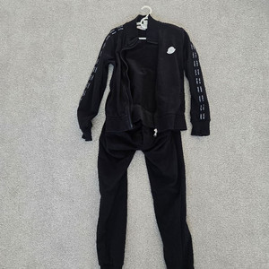 몽클레어 키즈 트레이닝복 상하세트 12사이즈