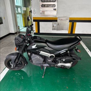 2017 혼다 나비 검정 110cc 오토바이 팝니다.