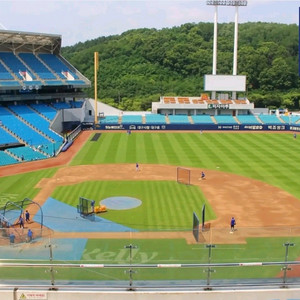 10월 21일 3차전 플레이오프 1루 스카이석 단석